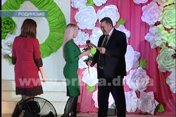 Денежные премии и замечательный концерт. УК «Краснолиманская» чествовала своих женщин