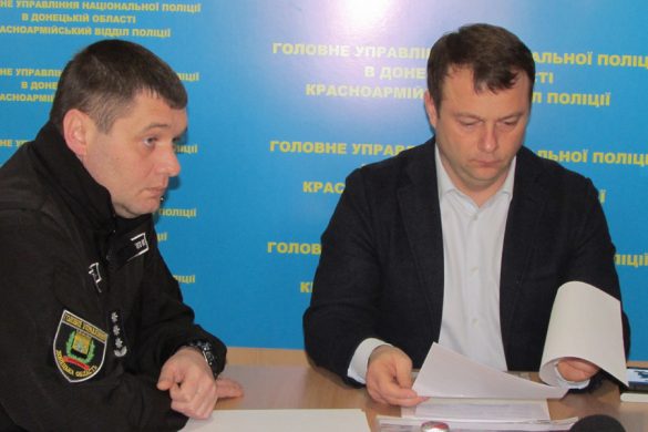 Покровский мэр провел прием граждан в городском отделе полиции