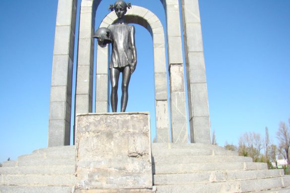 Кто за какой памятник в Покровске отвечает?