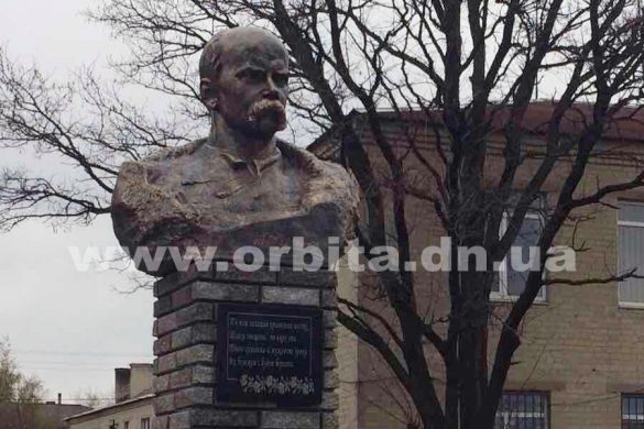 В Покровском районе появился еще один памятник Тарасу Шевченко