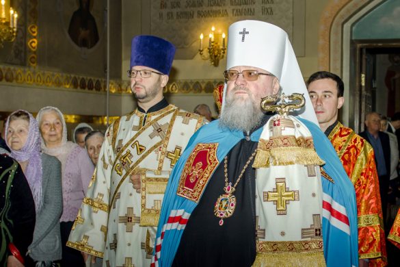 В День жен-мироносиц в Свято-Владимирском храме прошла архиерейская служба