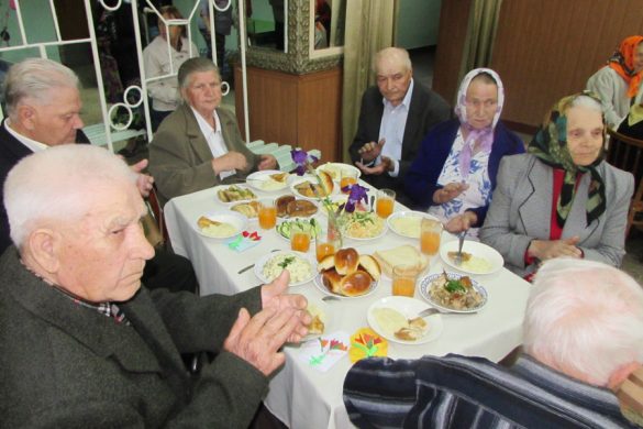 В День памяти и примирения ШУ «Покровское» организовало концерт и обед в пос.Шевченко