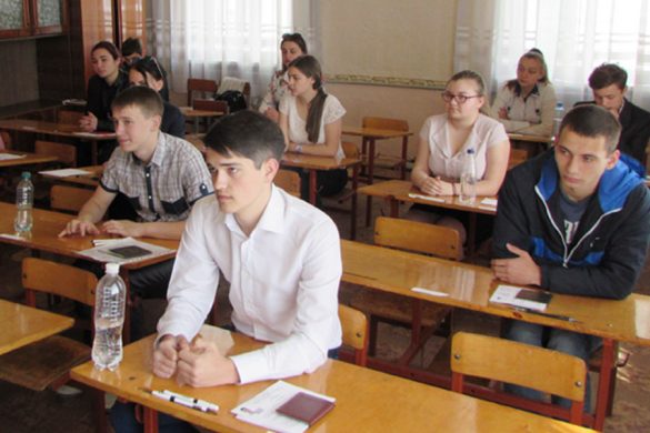 Как сдавали ВНО по украинскому в Покровской ОШ №12