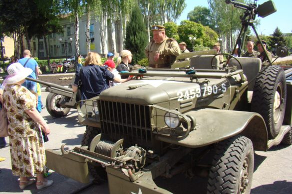 В Покровске побывала военная техника времен Второй мировой