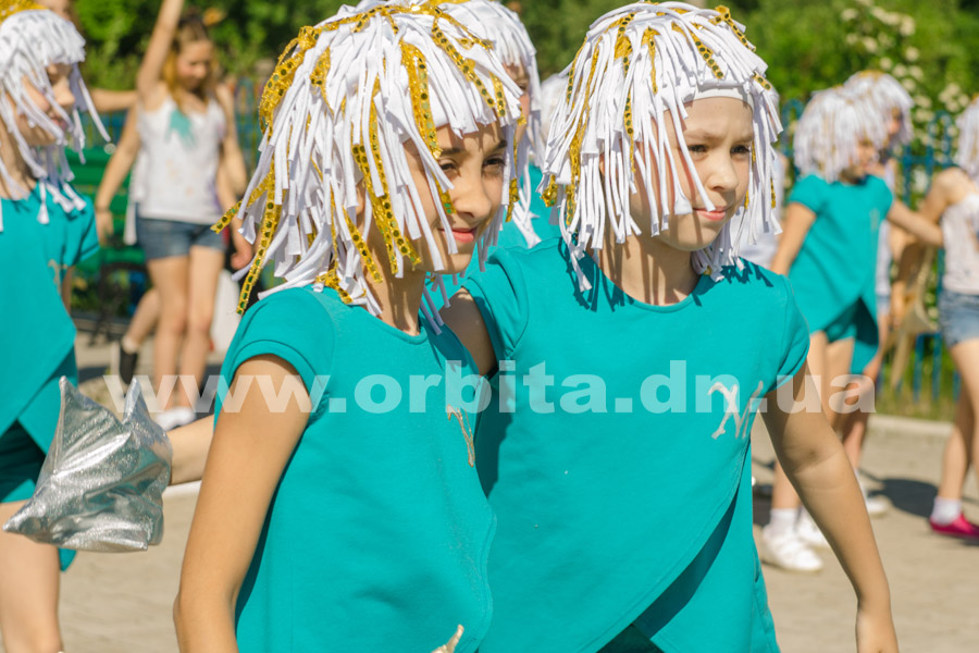 den_detey_lazurniy_09