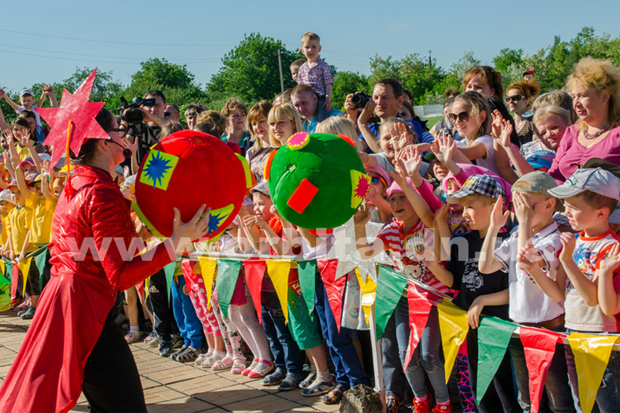 den_detey_lazurniy_31