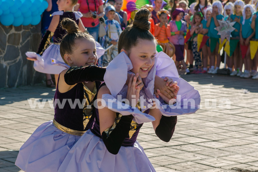 den_detey_lazurniy_32