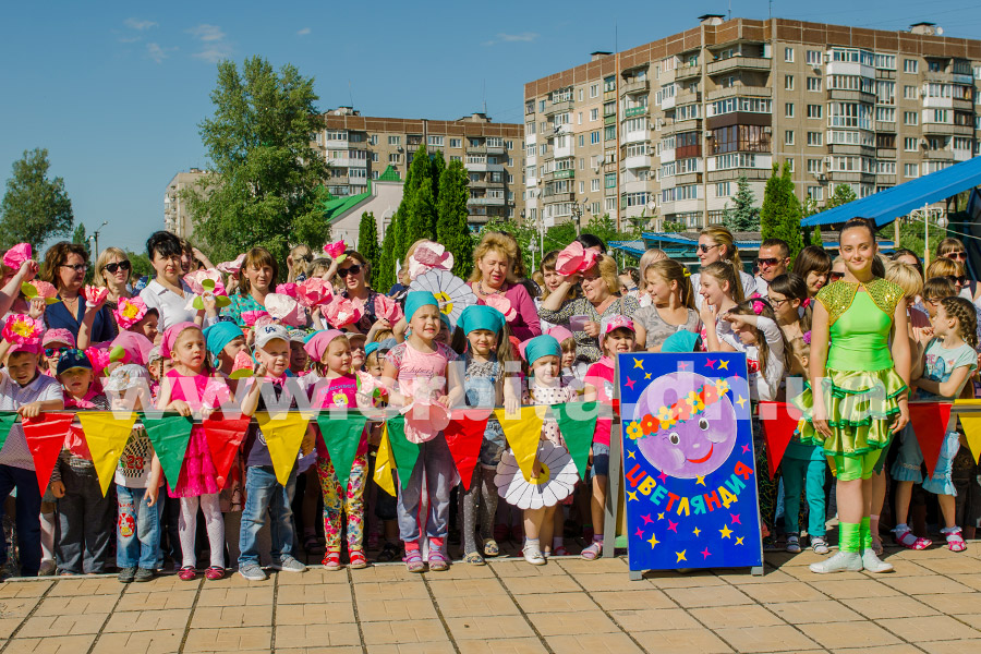 den_detey_lazurniy_40