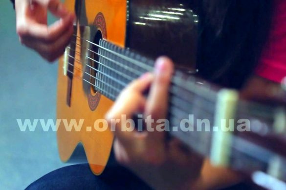 Гитаристка Алина Сбитнева - всегда и везде с музыкой