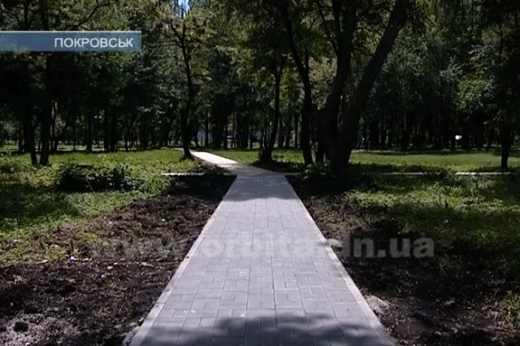 Тротуарам – быть! В Покровске ремонтируют пешеходные дорожки