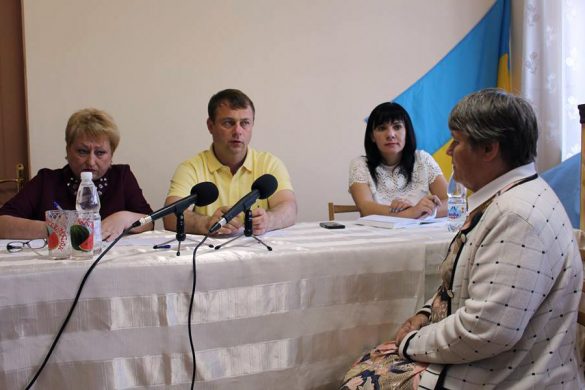 Покровскому голове задавали острые вопросы на приеме в поселке Шевченко