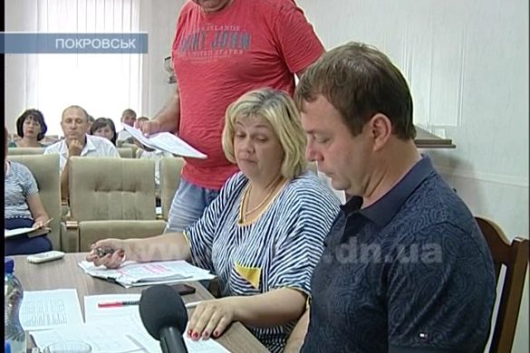 30 обращений и поздравление художницы: Руслан Требушкин провел прием