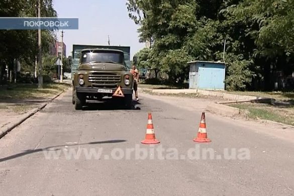 В Покровске продолжают приводить в порядок дороги