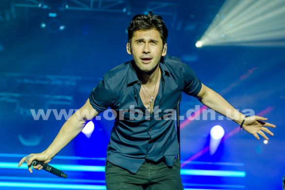 Празднование Дня города и Дня шахтера в Покровске: концерт и фейерверк