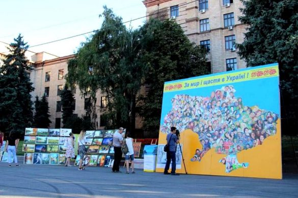 Картина мира – рекордсменка Украины отправилась из Покровска в путешествие по стране