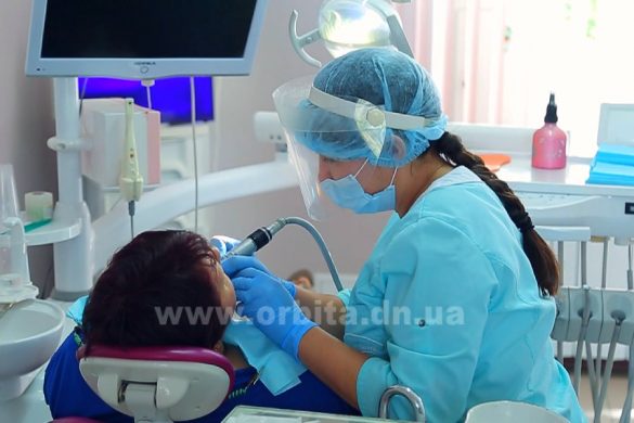 Учимся правильно отбеливать зубы