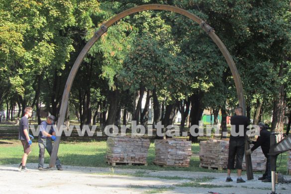 В Покровске строится публичное пространство для кинопоказов и концертов. Приглашаются волонтеры