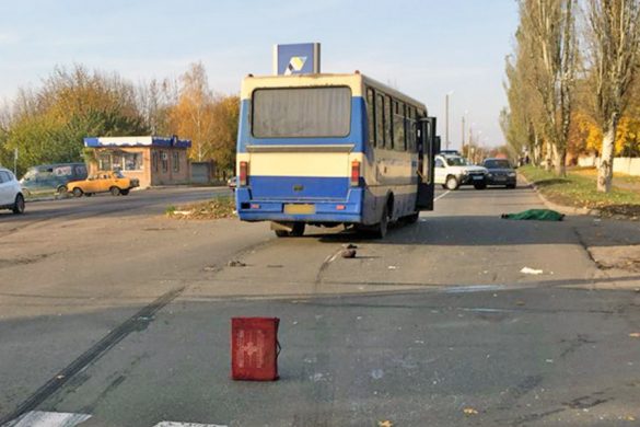 У Селидовому під колесами автобуса загинула літня жінка
