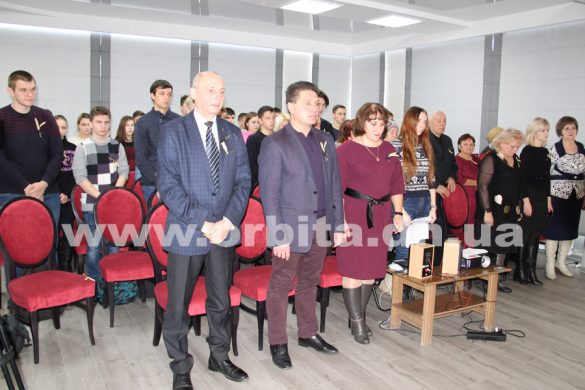 В Покровске почтили память жертв Голодомора и предложили перенести памятный знак