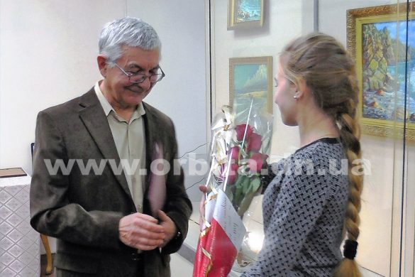 В Покровске открылась персональная выставка художника и педагога Николая Чуприны