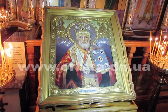 В День святителя Николая Чудотворца в Свято-Николаевском храме Покровска прошло праздничное богослужение
