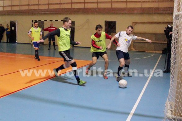 В Покровске набирает обороты чемпионат по футзалу