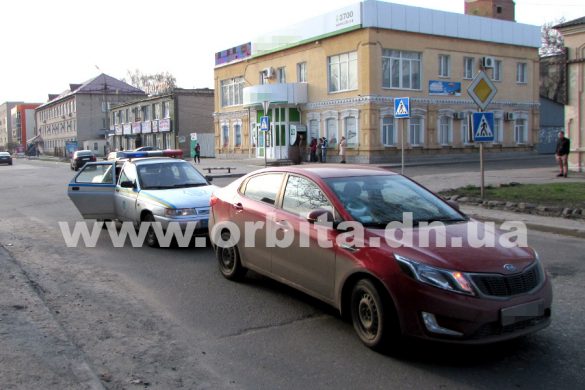 В Покровске на пешеходном переходе автомобиль сбил подростка