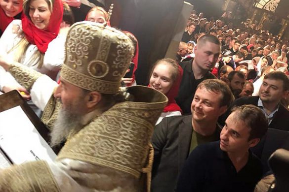 Руслан Требушкин получил писанку и благословение Предстоятеля УПЦ