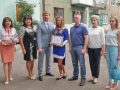 У Мирнограді новий очільник області вручив сироті ключі від квартири