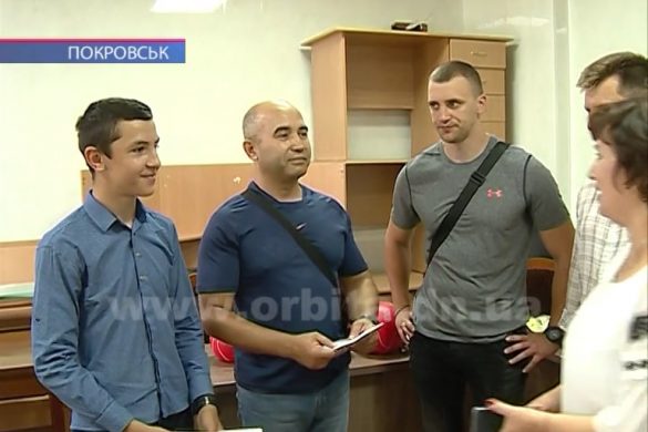 Вихованця секції боксу ПК «ШУ «Покровське» привітали із черговою перемогою
