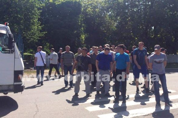 Безысходность и отчаяние: горняки ГП «Селидовуголь» решили перекрыть дорогу