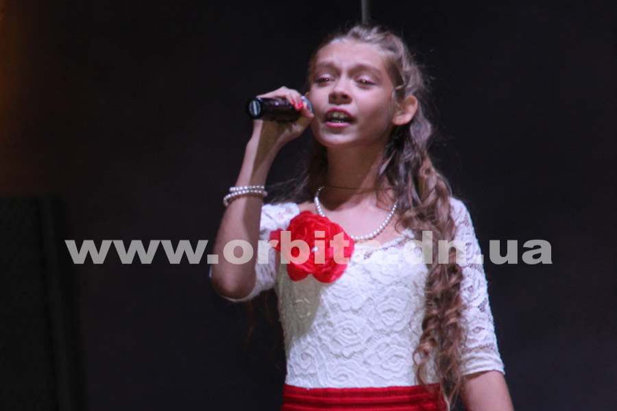 den_nezav18_festiv01