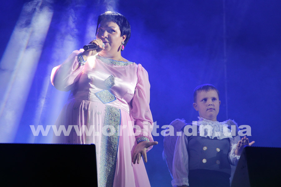 den_nezav18_festiv10