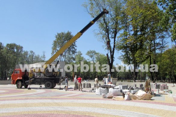 В Покровске устанавливают памятник Леонтовичу