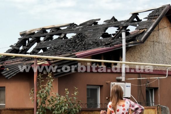 Нужна помощь: в Покровске из-за пожара бывший летчик остался без крыши над головой