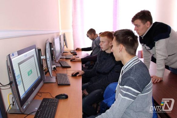 Канікули з ДонНТУ: для старшокласників Покровська проводять цікаві лекції