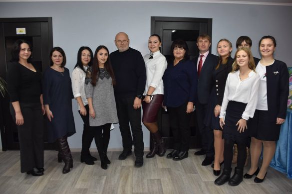 Ігор Стокоз в Мирнограді: відкриття молодіжної платформи та вручення ключів від квартири сироті