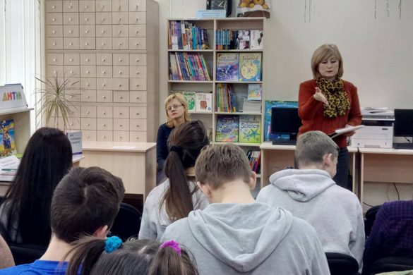 З учнями Покровська провели правознавчий діалог «Жити по совісті, жити по праву»