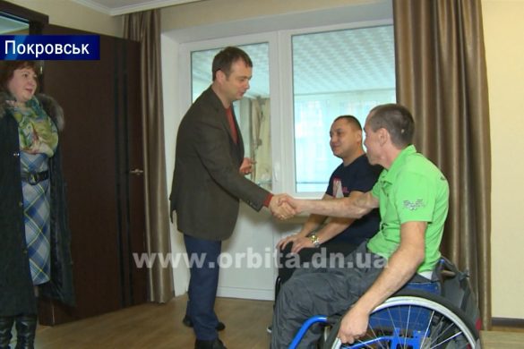Про життя та долю з перших вуст: мер Покровська відвідав людей з інвалідністю