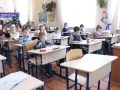 Навчальні заклади Покровська продовжують комплектувати новими меблями для першокласників