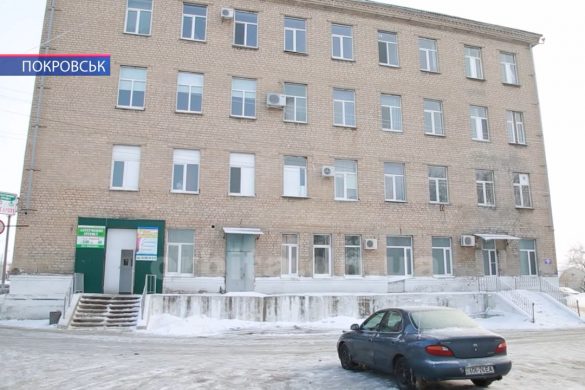 Чому не розірвано угоду із підприємцем, в аптеці якого продавали наркотичні препарати?