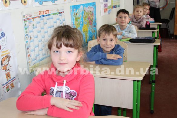 Школьники Покровска вернулись за парты после каникул. Тепло ли в классах?
