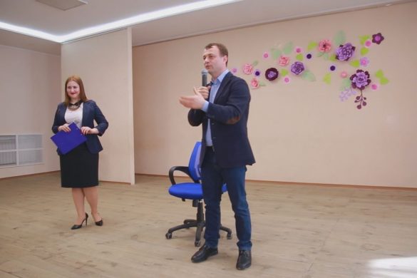 «100 запитань дорослому» - школярам відповідав Покровський міський голова
