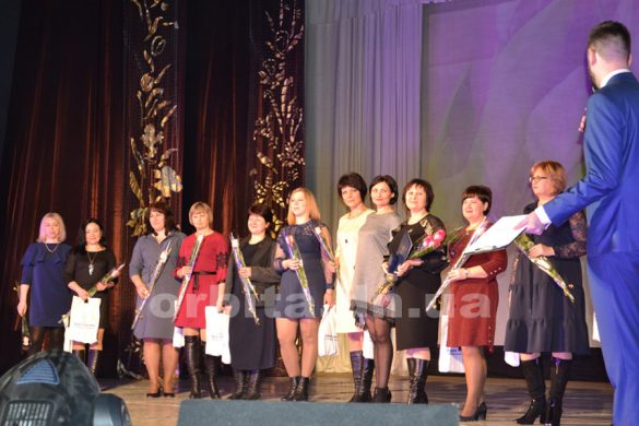 Женщин Покровска поздравили с 8 Марта