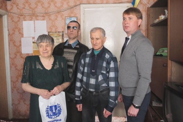 Дієва допомога людям із вадами зору від влади Мирнограда