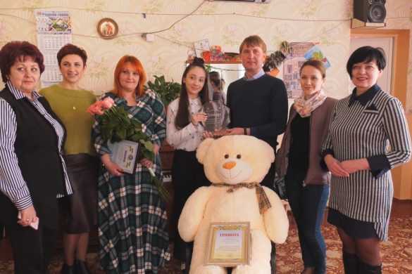 Гран-прі на Всеукраїнському конкурсі «Яскраві діти України» здобула юна співачка з Мирнограда