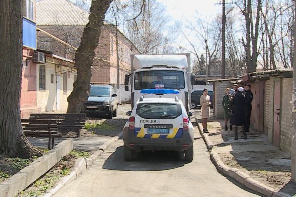 Чому розгорівся конфлікт служби доставки та мешканців будинку по вул.Поштовій?