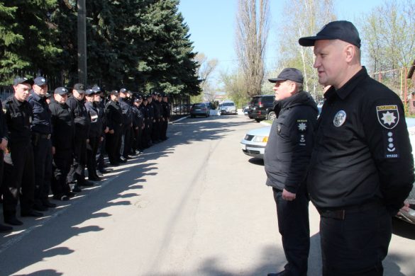 В день выборов инструктаж в Покровской полиции провел замглавы ГУНП в Донецкой области Артем Кисько