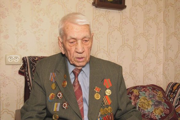 Ветеранів та учасників Другої світової війни вітали представники ПРАТ «Донецьксталь»