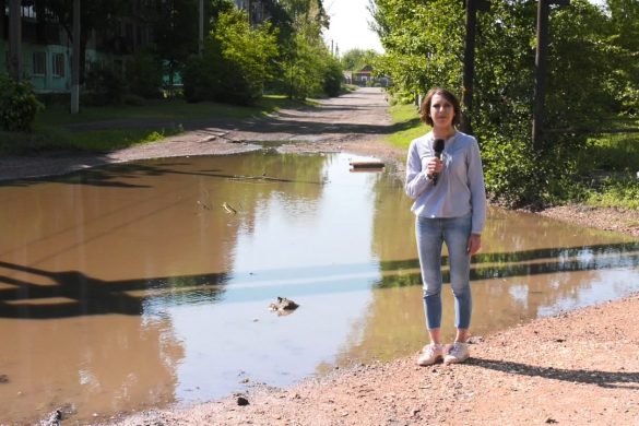 Пастка для автівок - на величезну яму скаржаться мешканці Мирнограда